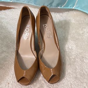Michael Kors Brown Hill class and sexy shoes, size 8M